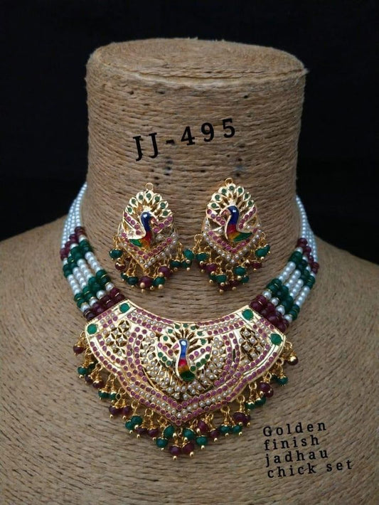 Heart-shaped pendant Necklace