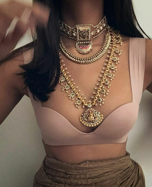 Mdhuri Leaf Charm Necklace